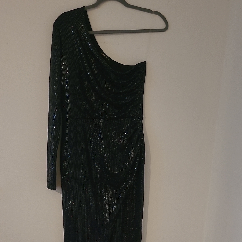 Elegant Black One-Shoulder Dress